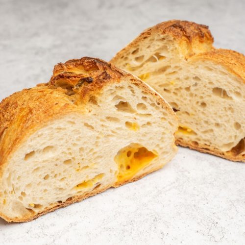 Cheddar sajtos jalapeno paprikás kovászos kenyér